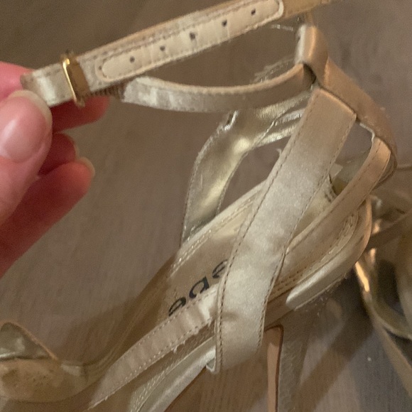 Bebe size 8 satin and snakeskin high heels, light champagne color - Picture 6 of 9